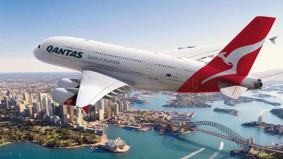 qantas emirates flight