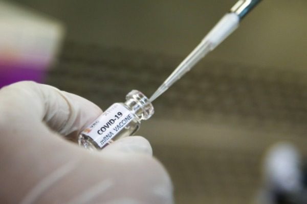 Πέθανε εθελοντής που συμμετείχε στις δοκιμές εμβολίου της AstraZeneca