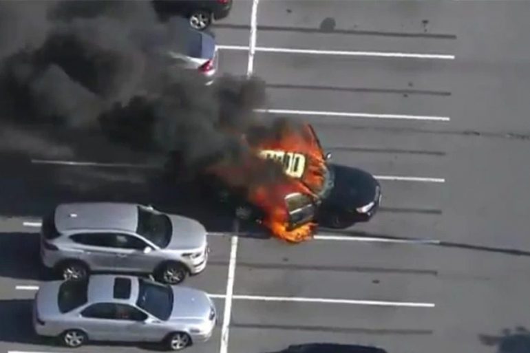 Αυτοκίνητο πήρε φωτιά όταν ο οδηγός έβαλε αντισηπτικό χεριών ενώ κάπνιζε