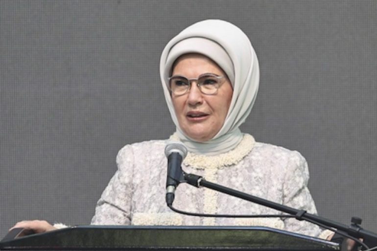 Erdogan's Wife to Turks: 'Reduce Portions' - Reaction Storm