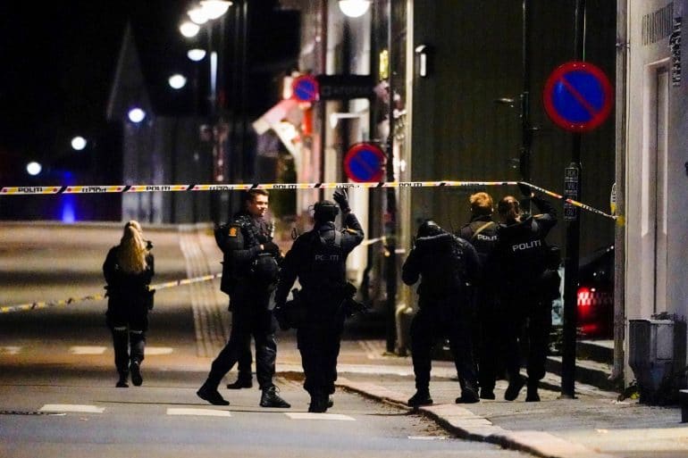 norway2 1 ATTACK, NORWAY, bow, Terrorism