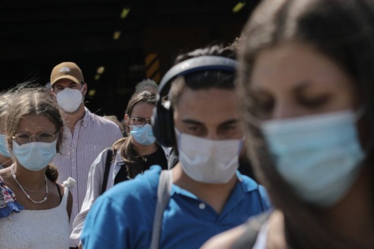 epistrofi neoi limani masks top Greece